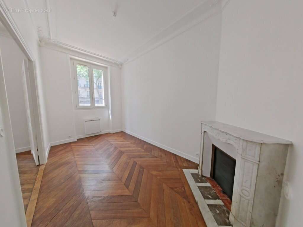 Appartement à PARIS-11E