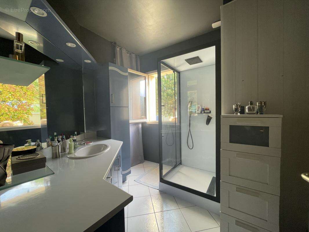 Propriété d'exception de plain-pied avec piscine - Availles- - photo 10