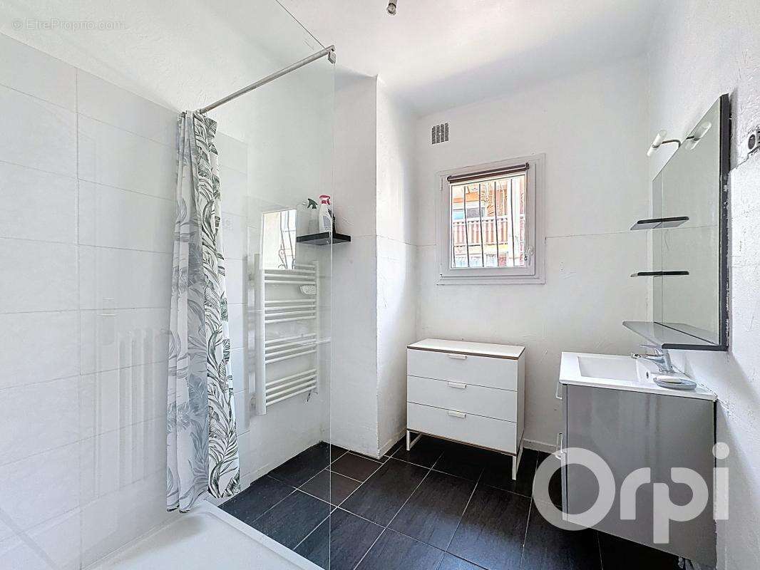 Maison individuelle 6 pièces 169 m² (2 appartements) - Jardin - Terrasse - Parking - - photo 14
