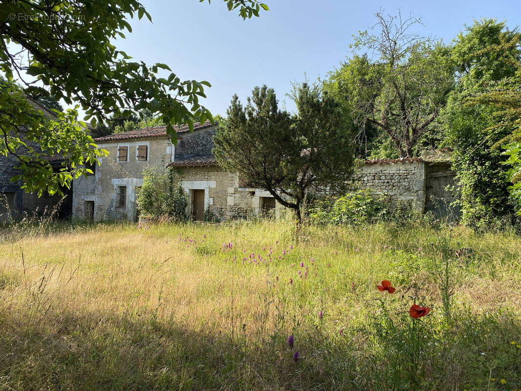 Maison à CHAMPNIERS
