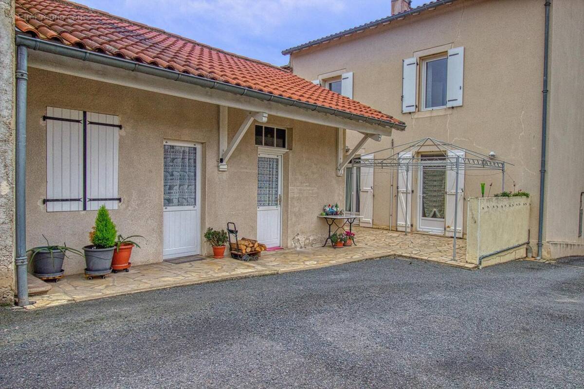 Photo 1 - Maison à SAINT-JUERY
