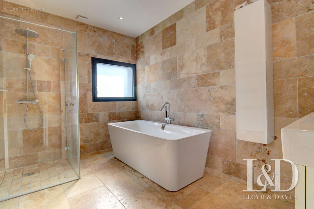 Appartement à AIX-LES-BAINS