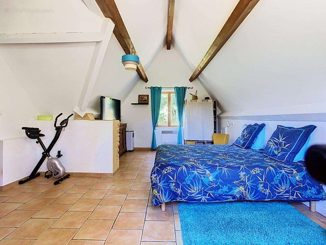 Maison à BEYNAC-ET-CAZENAC