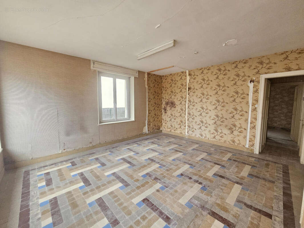 RDC GAUCHE - Appartement à RUPT-SUR-MOSELLE