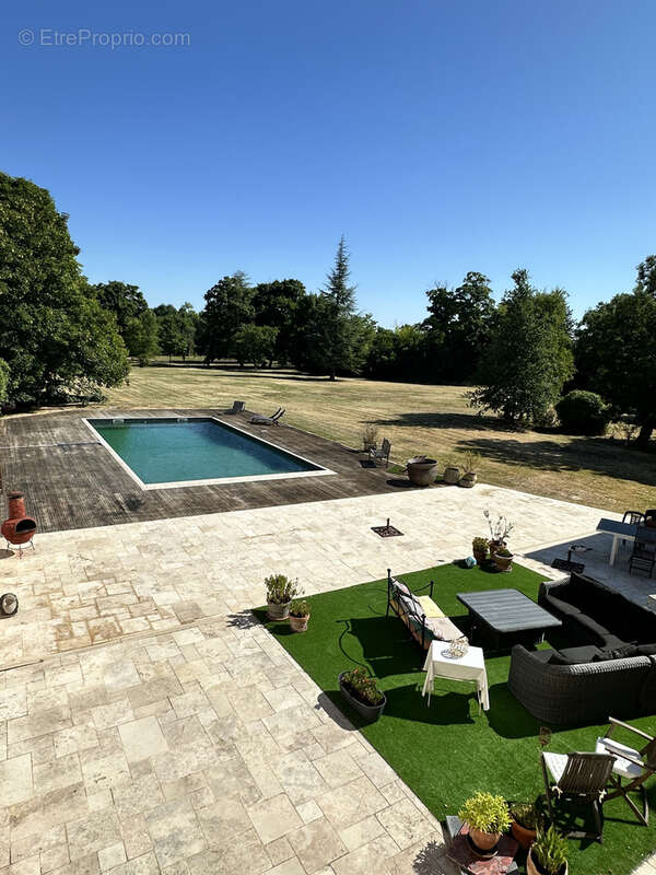 Maison à SAINT-JEAN-D'ANGELY