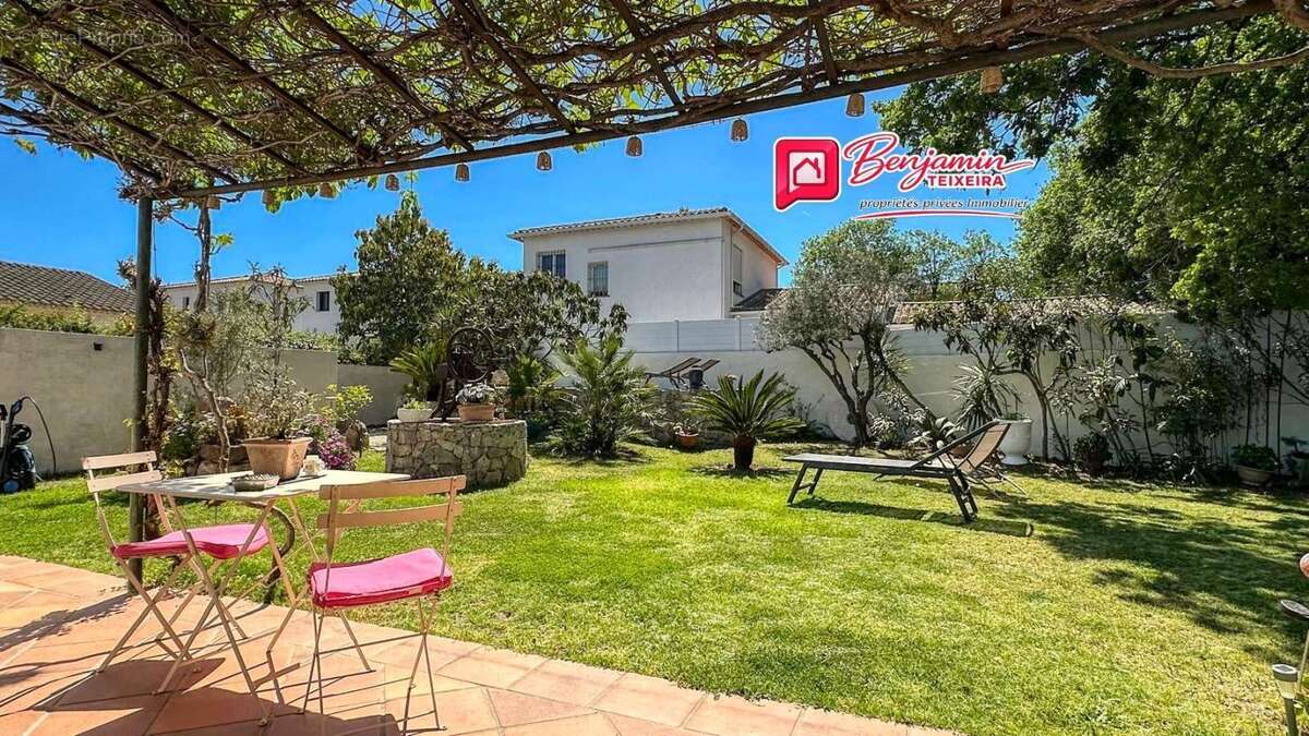 Maison à ROQUEBRUNE-SUR-ARGENS