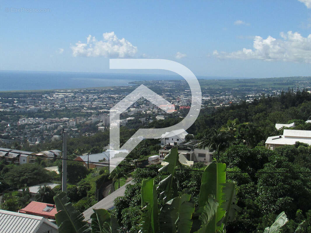 Terrain à SAINT-DENIS