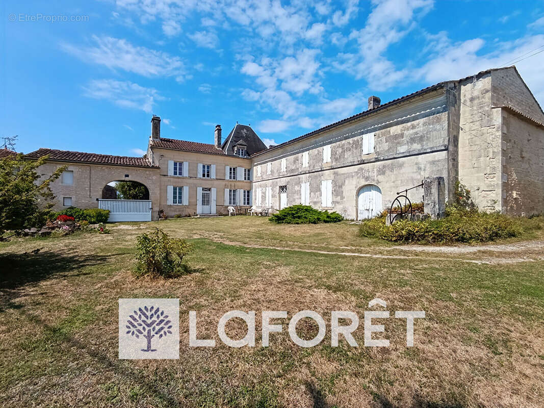 Maison à MAZEROLLES