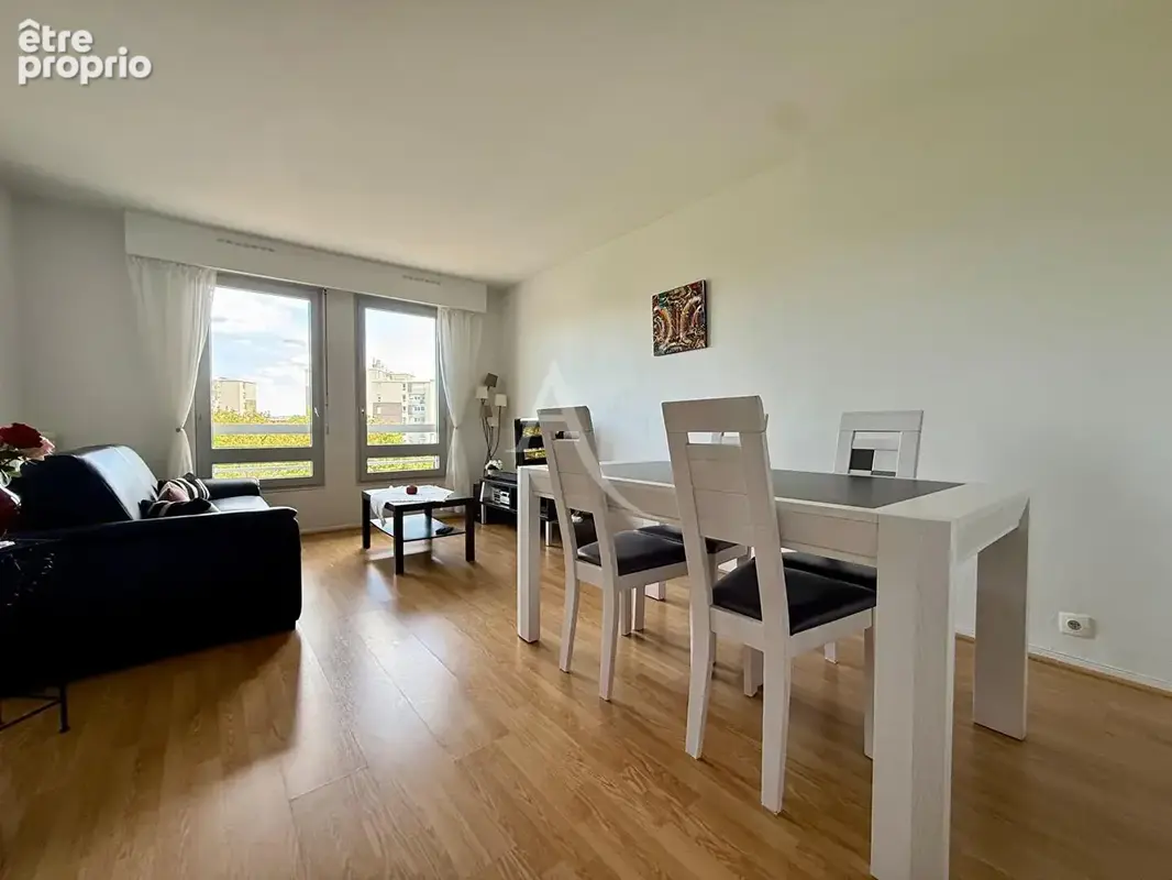 Appartement 2 pièces 50 m² Dernier étage Balcon Box Chatou - photo 2