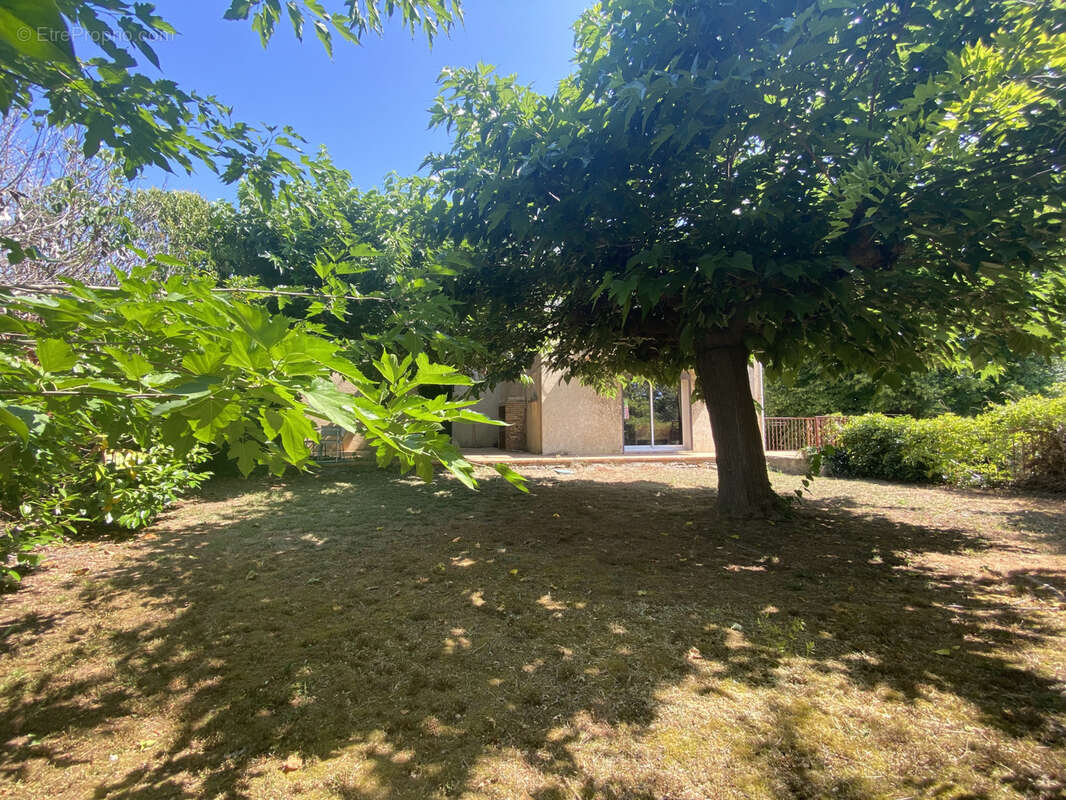 Maison à SOLLIES-VILLE