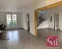 Pavillon (4 chambres) avec garage sur 250m2 de terrain - photo 3