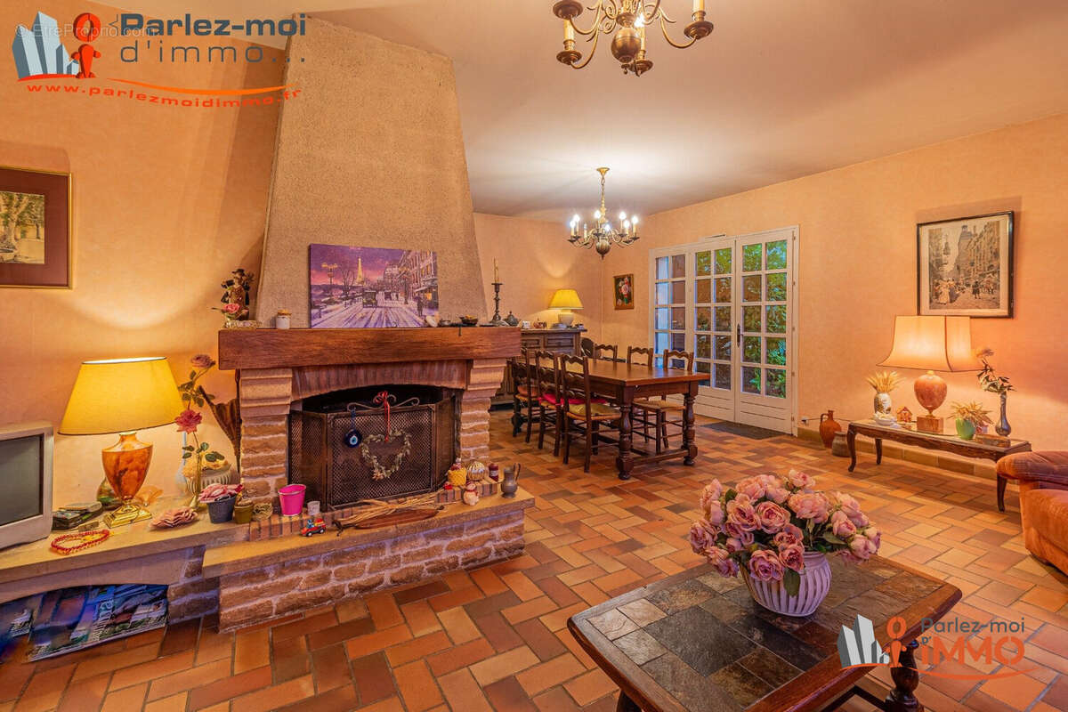 Maison à CHARBONNIERES-LES-BAINS