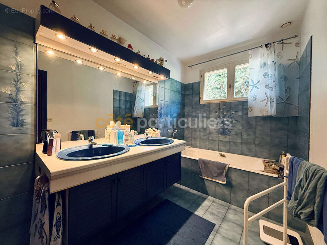 Maison à SAINT-JEAN-DES-BAISANTS