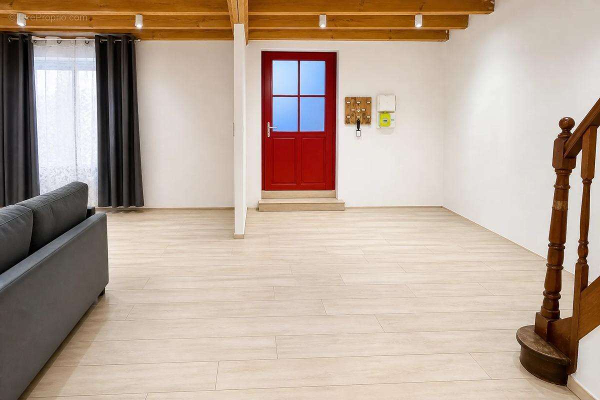 Maison 6 pièces 113 m² à Roquefort, charme ancien - photo 12
