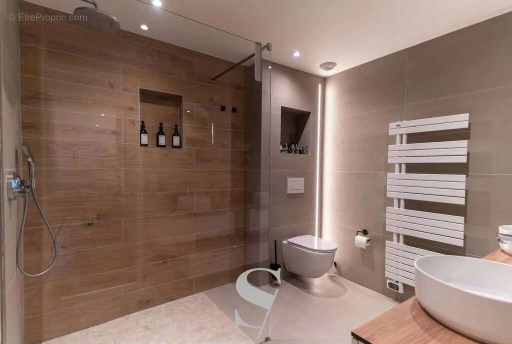 Appartement à PRINGY