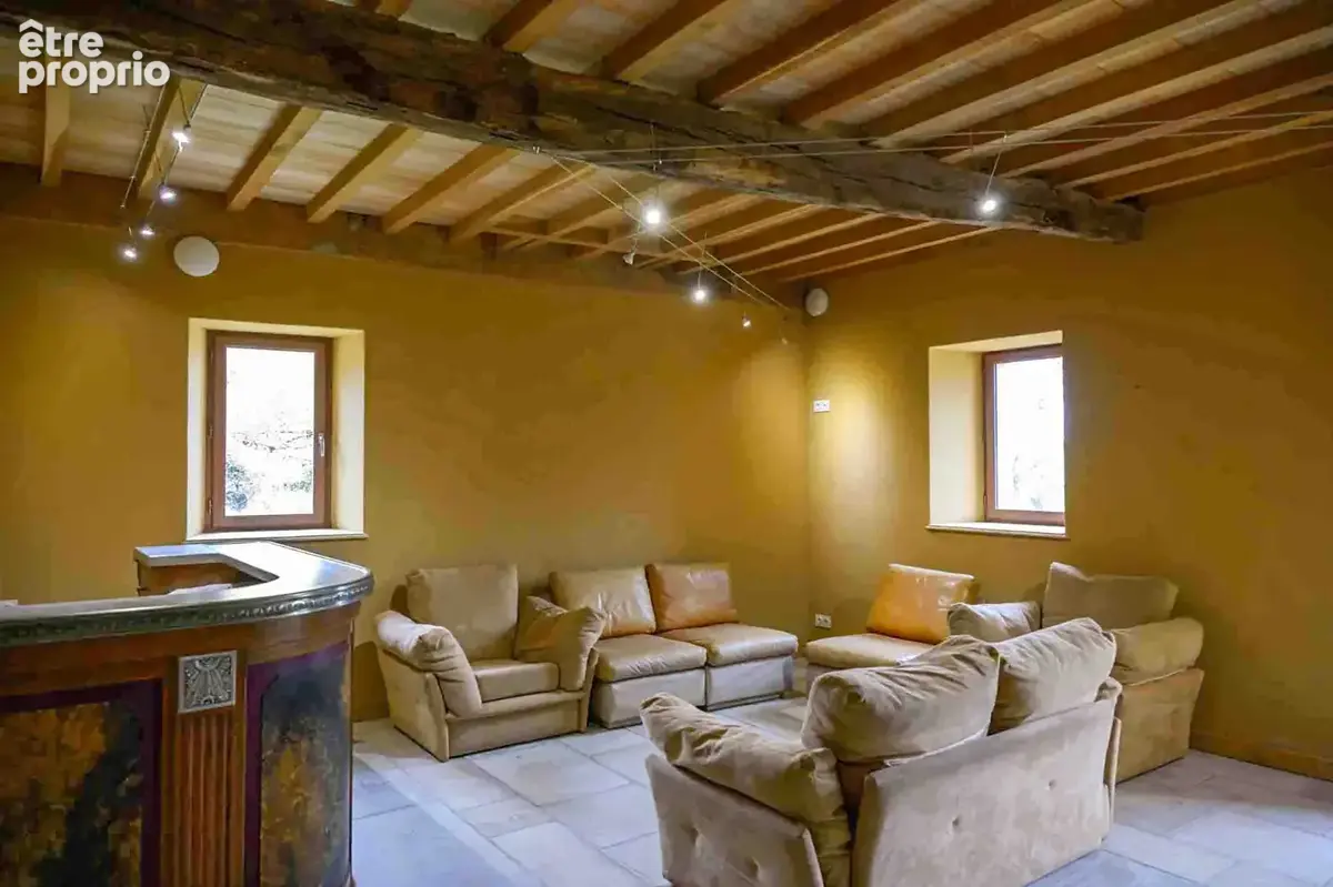Ensemble immobilier empreint de charme, d'authenticité et d'une élégance discrète. - photo 30