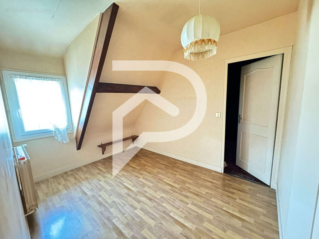 Maison à MEZIERES-SUR-SEINE