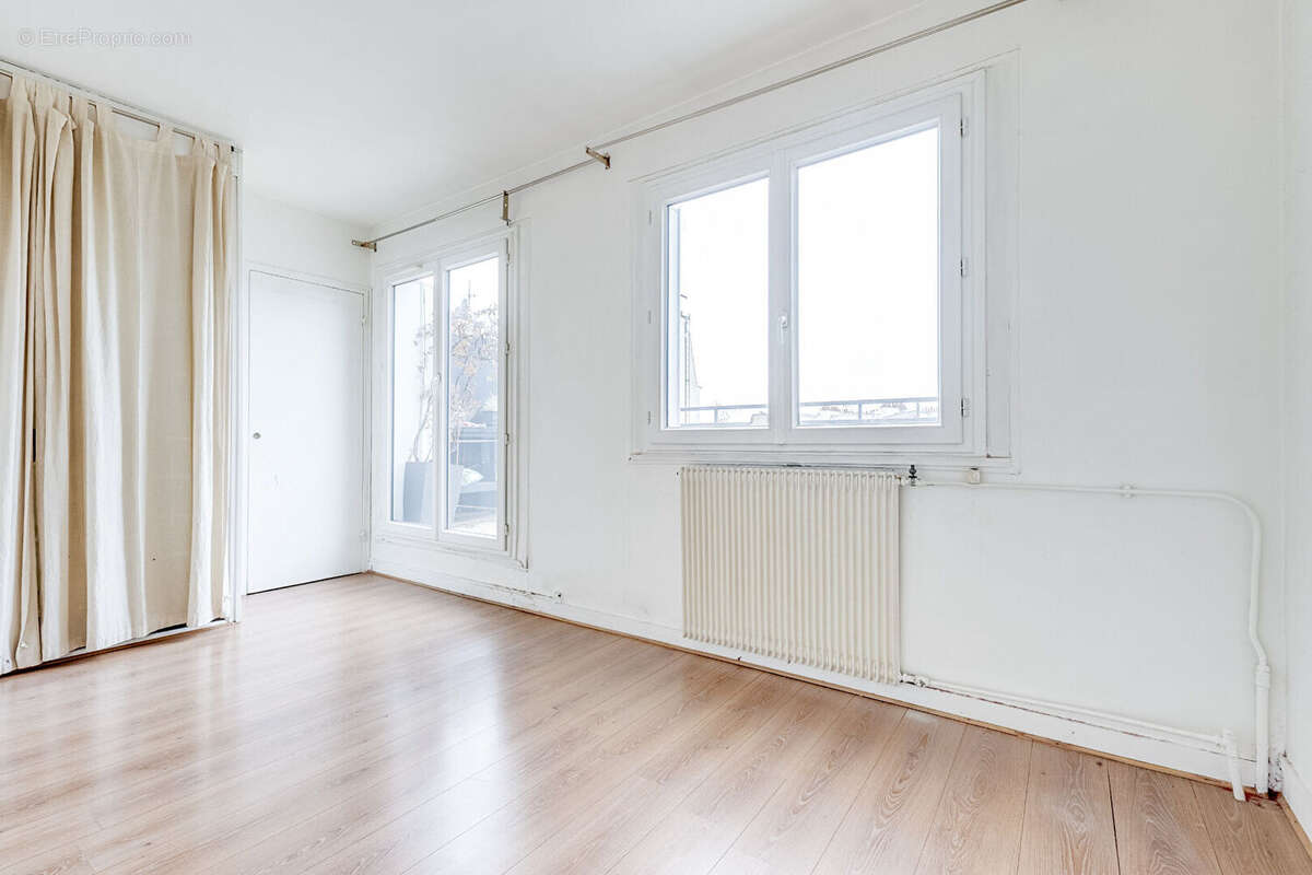 Appartement à PARIS-17E