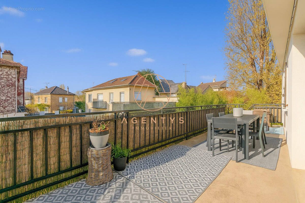 Appartement à SAINT-MAUR-DES-FOSSES