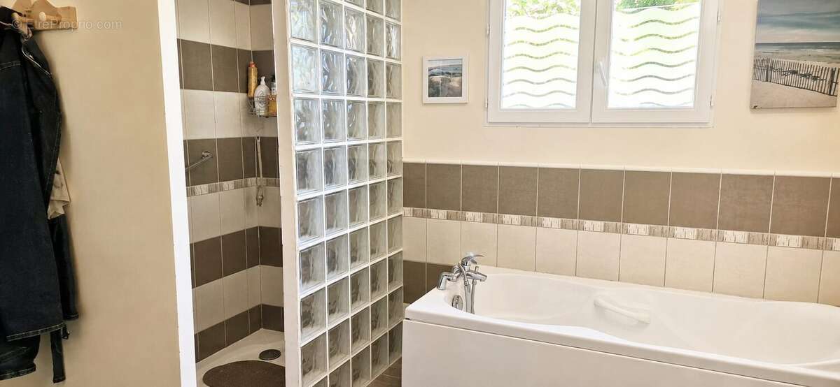 Maison 227 m² à Estrees-Les-Crecy  - photo 6
