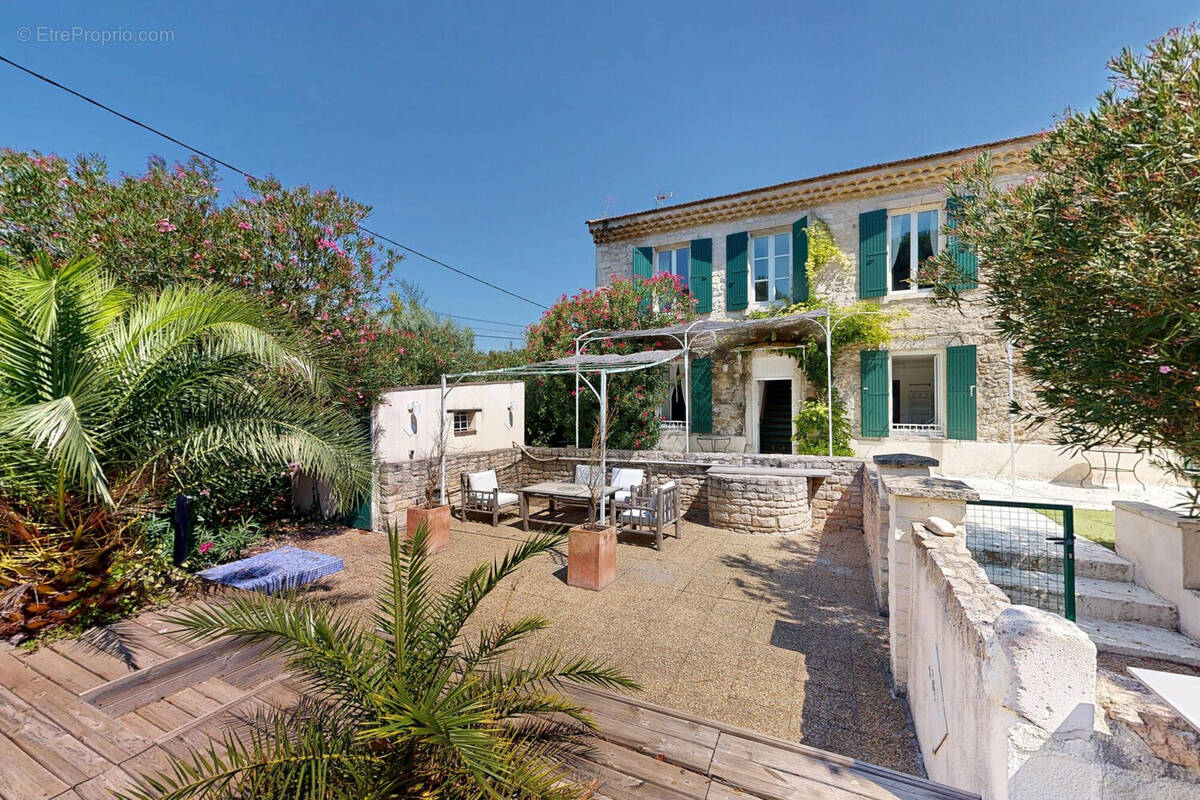 Maison à LAMOTTE-DU-RHONE