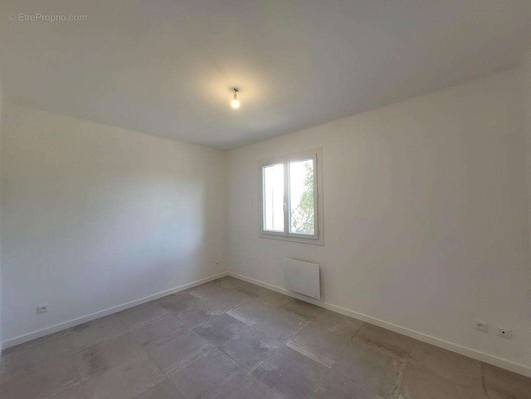 Maison à VINON-SUR-VERDON