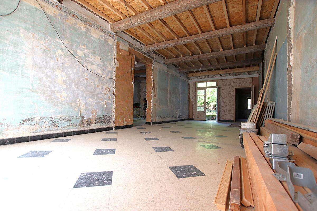 RARE - Demeure de caractère de 300 m² à rénover sur 5 385 m² de terrain - photo 11