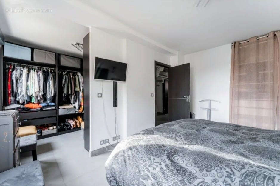 Maison à LA GARENNE-COLOMBES