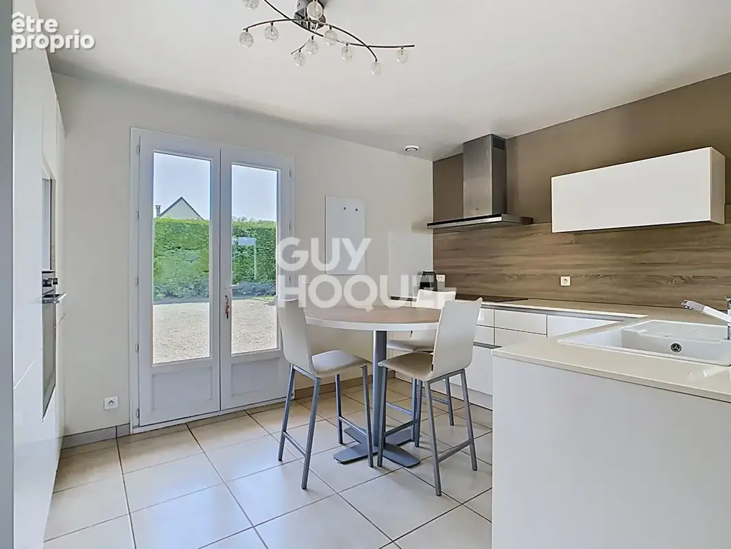 Maison familliale avec piscine,  5 chambres, terrain de 1031 m² à Fresnoy-le-Luat - photo 4