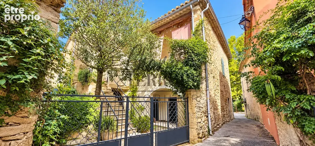 Entre Uzès et Goudargues   L'art de vivre méditerranéen, entre charme, lumière et douceur de vivre - photo 1