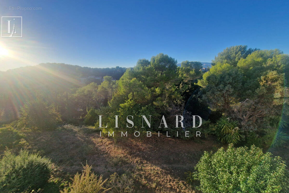 Appartement à VALLAURIS