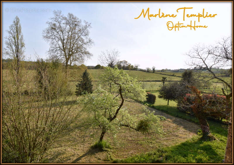Maison à LAHOURCADE