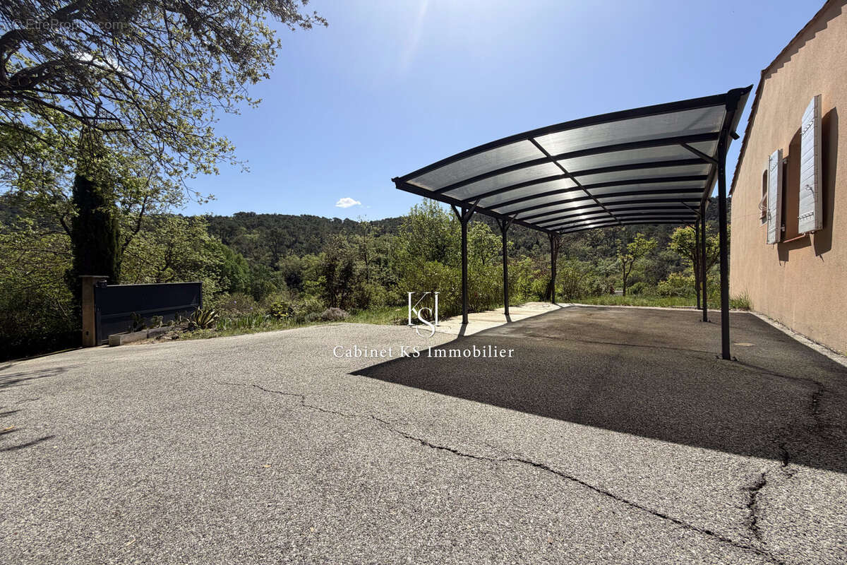 Maison 98 m² à Vins-Sur-Caramy  - photo 2