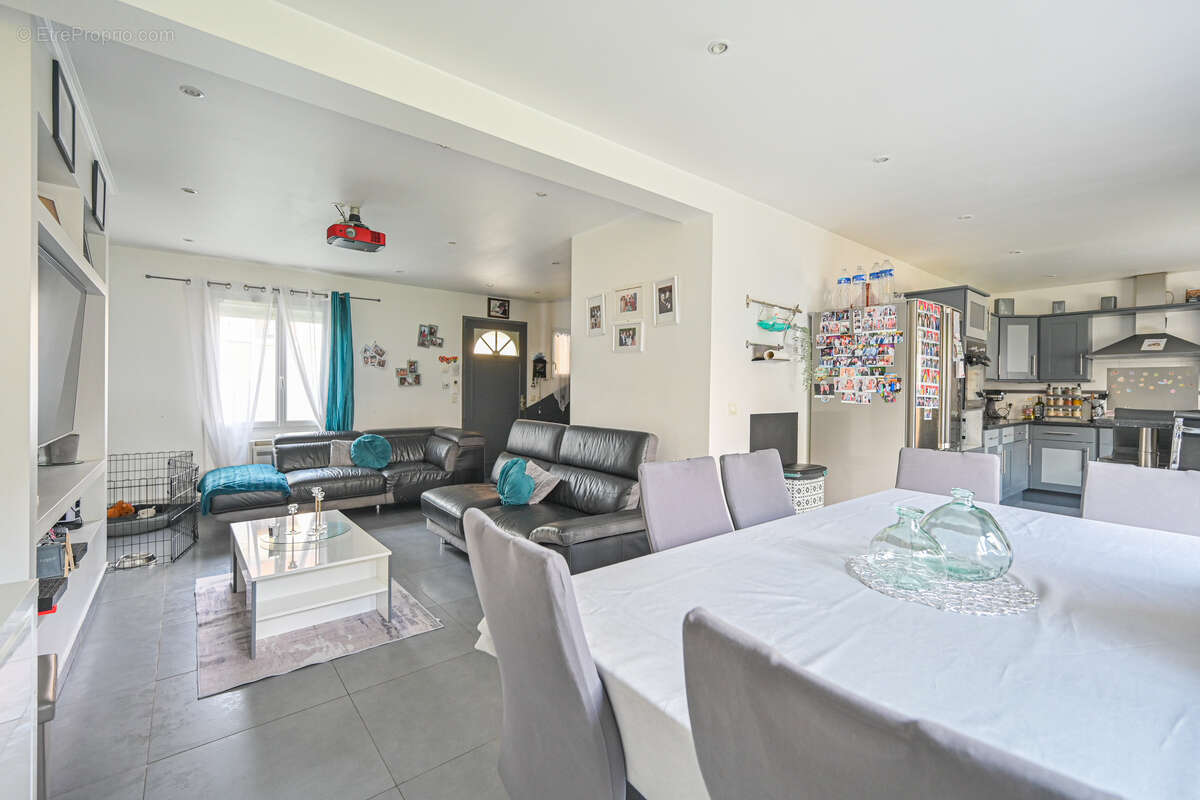 Maison à LIMEIL-BREVANNES