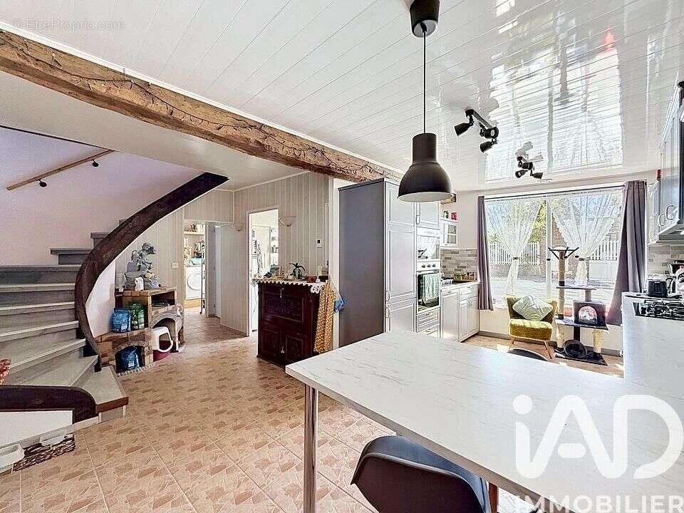 Maison 134 m² à Armeau  - photo 4