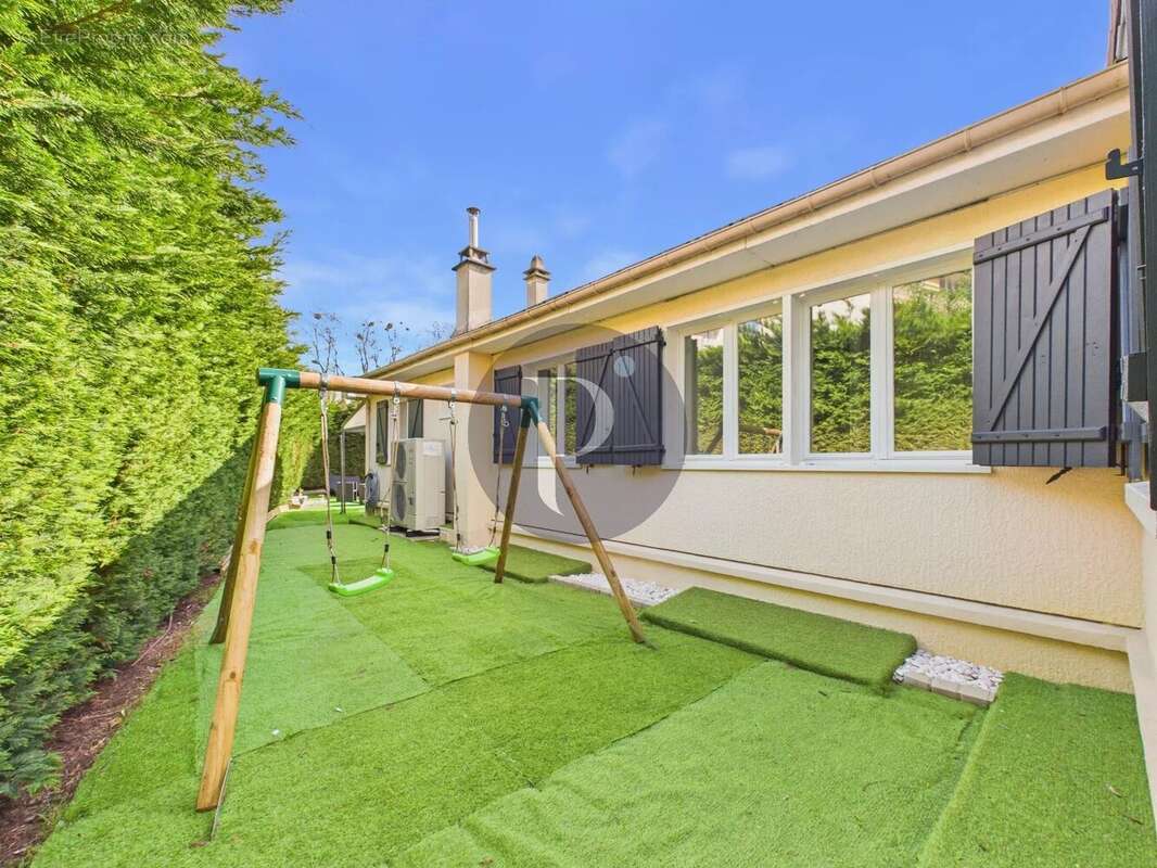 Maison à LE PLESSIS-ROBINSON