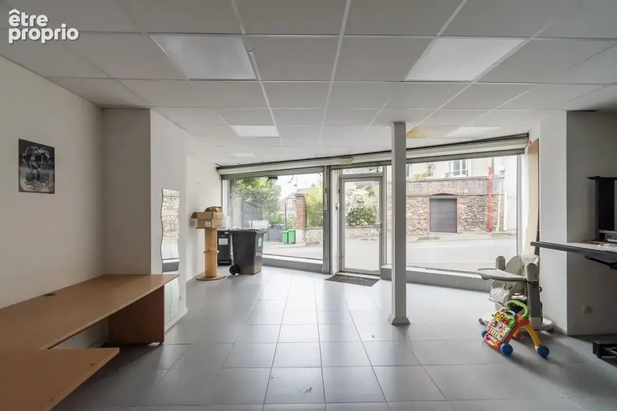 Local commercial - photo 3