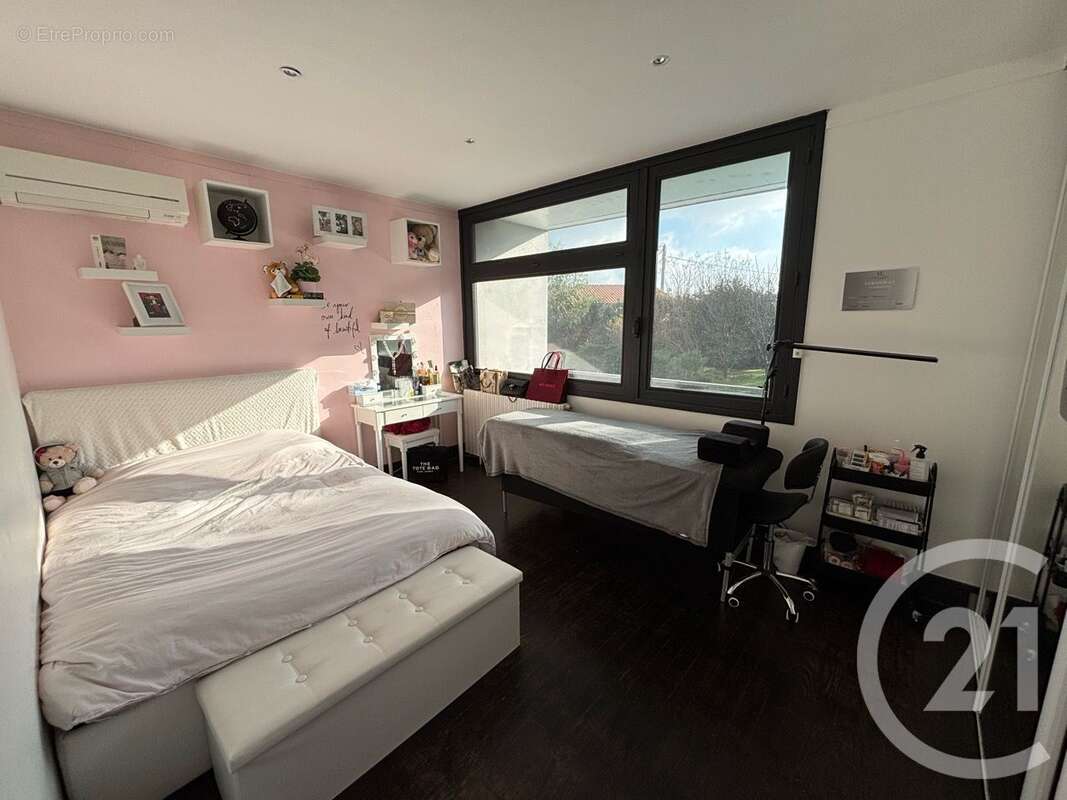 Maison à AMBARES-ET-LAGRAVE