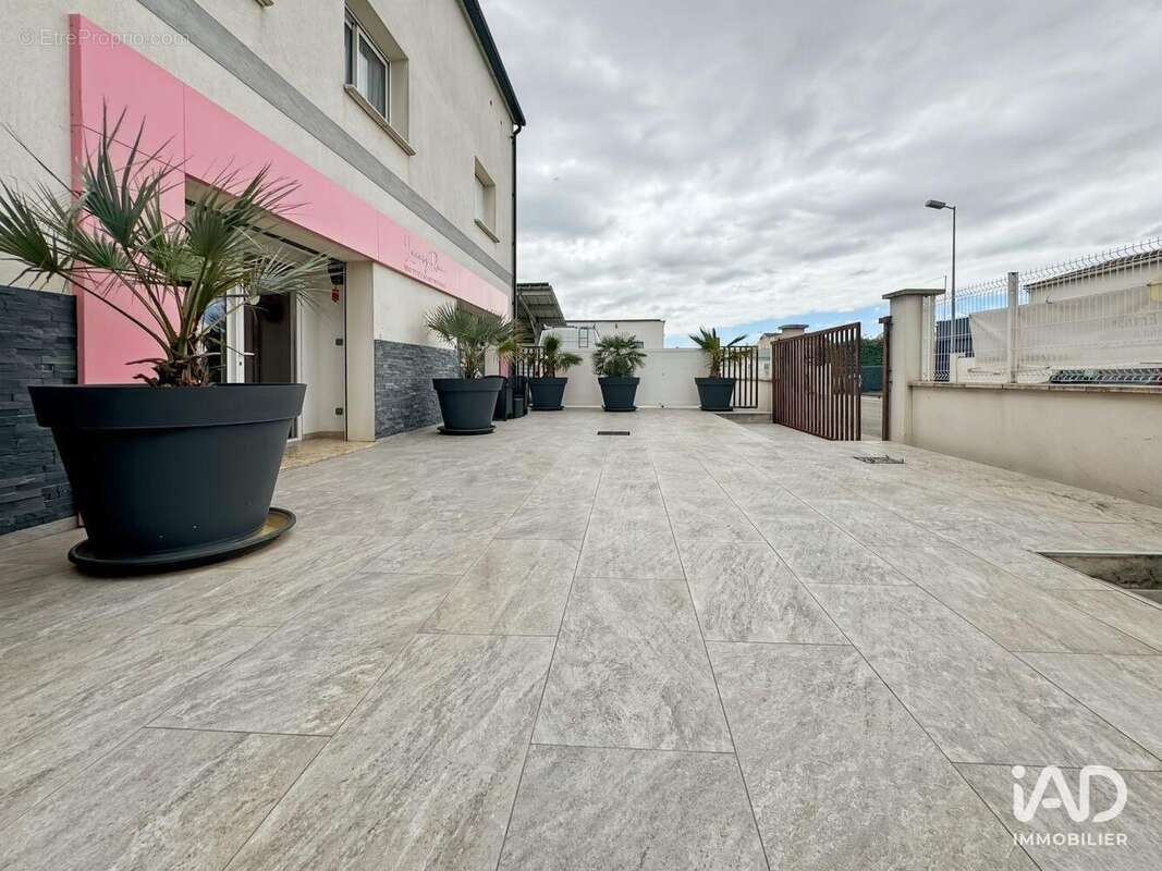 Photo 2 - Commerce à SAINT-MARTIN-DE-CRAU