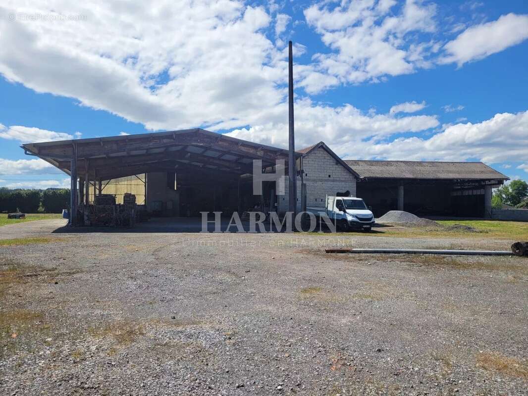 Commerce à MAZEROLLES