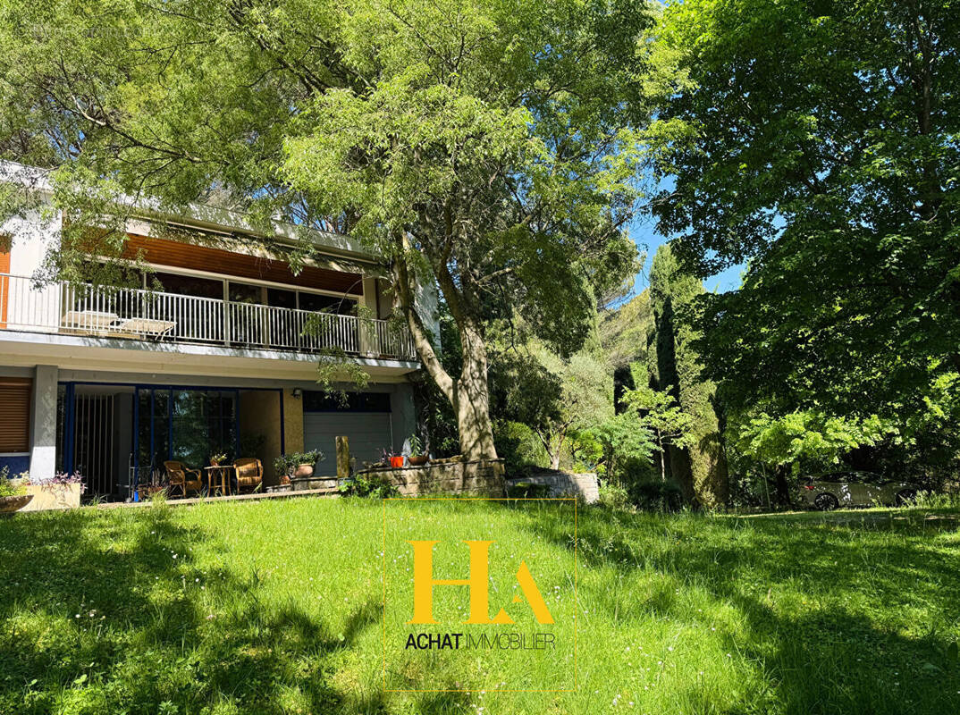 Maison à MONTELIMAR