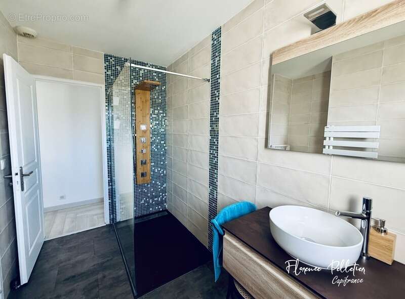 Villa moderne et familiale de plain-pied 6 pièces avec piscine proche de Cuq-Toulza (81) - photo 10