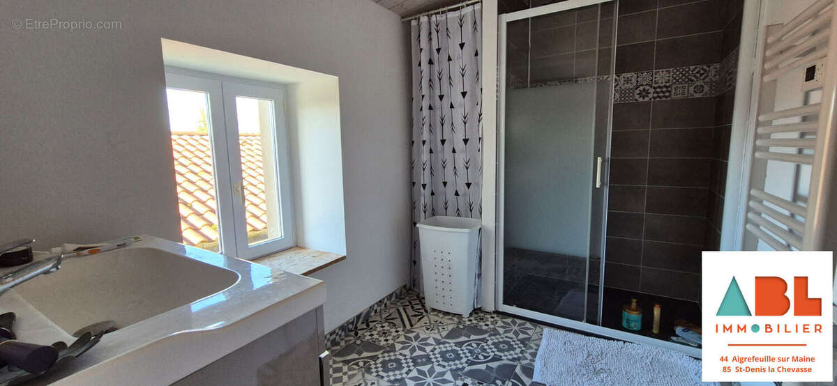 Maison à SAINT-DENIS-LA-CHEVASSE