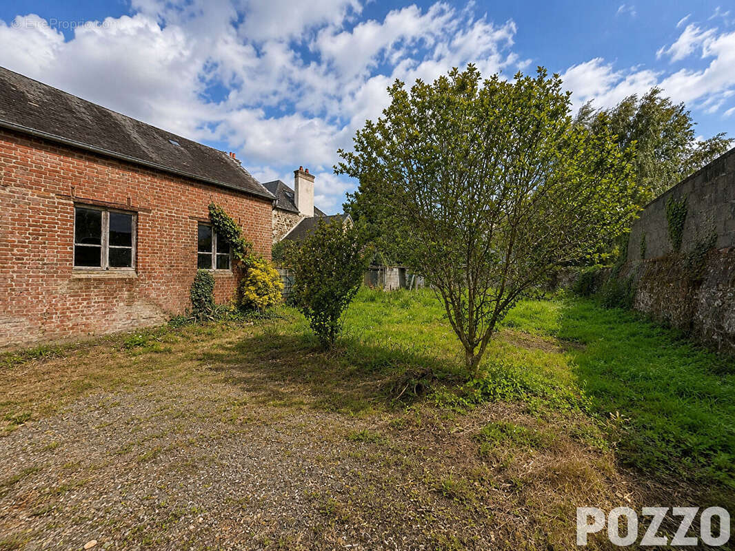 Maison  pierres à Cérences 3  de  86 m2 avec Hangar de 66m² - photo 3