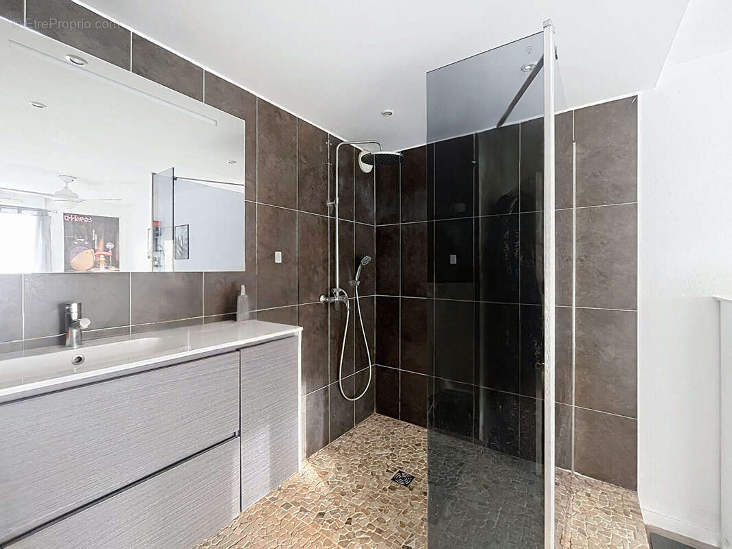 Appartement à MARSEILLE-14E