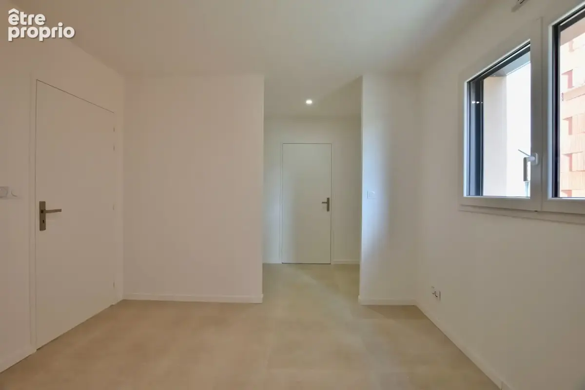 Maison neuve en frais d'acte réduit à 2,5%. Disponible de suite ! - photo 6