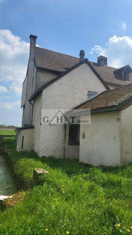 Ensemble Commercial à Vendre - 6128 m² sur Axe Passant, Idéal Hôtel-Re - photo 6