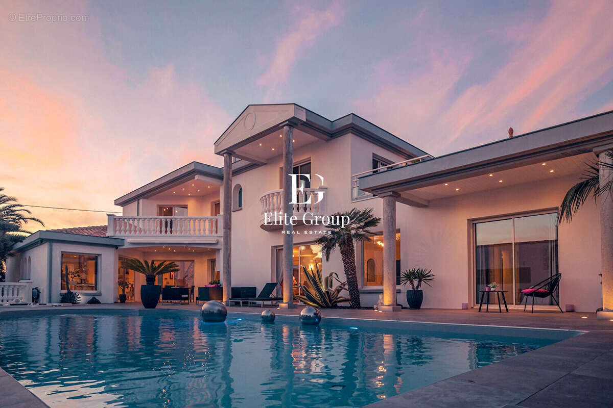 Maison à VAUX-SUR-MER