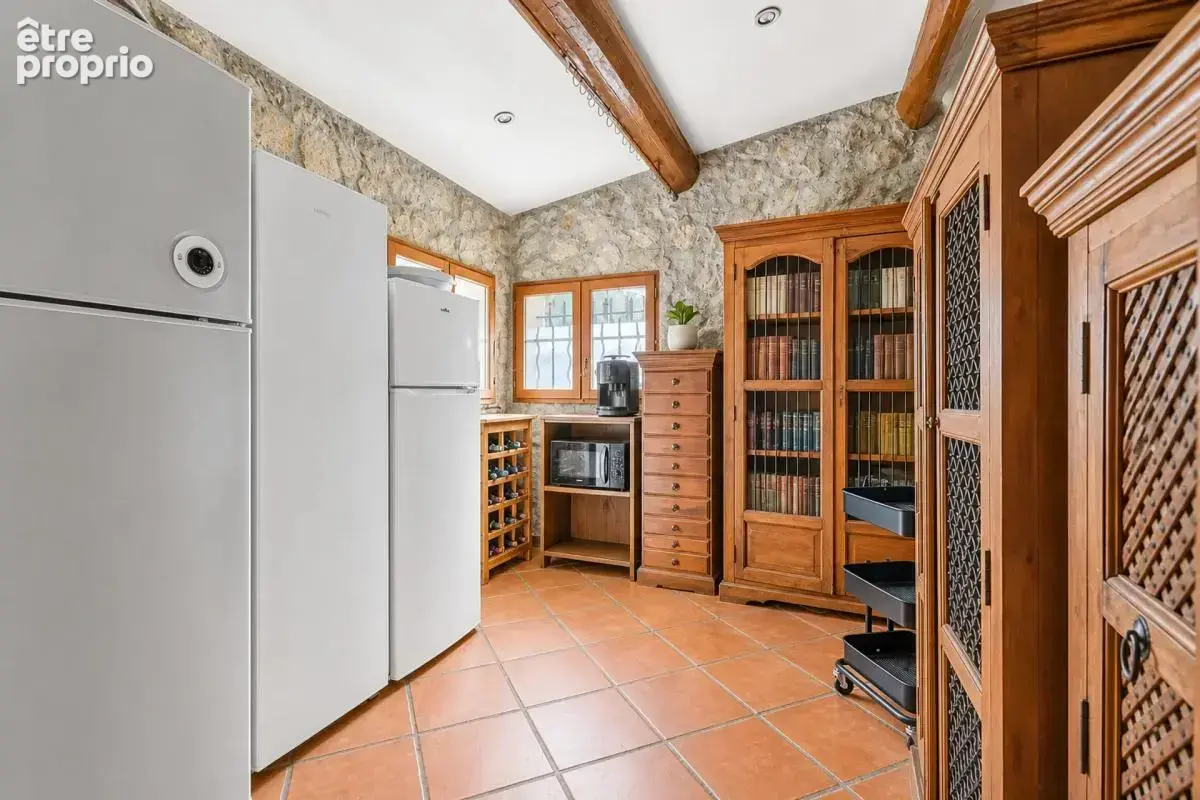 Les Pennes Mirabeau, Villa familiale + 3 logements dépendants - photo 11