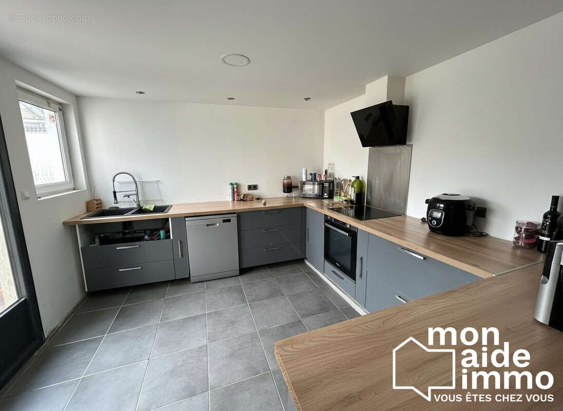 Maison 85 m² à Saint-Seurin-Sur-L'isle  - photo 2